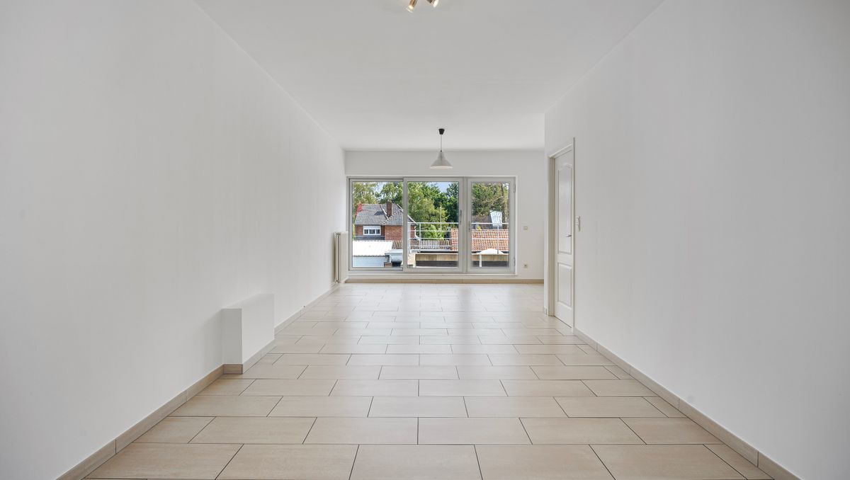 Instapklaar appartement met zuidgericht terras nabij centrum Diepenbeek