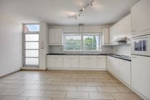Instapklaar appartement met zuidgericht terras nabij centrum Diepenbeek 