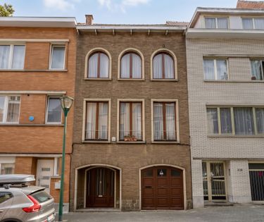 Maison Unifamiliale de Caractère à Vendre à Molenbeek-Saint-Jean