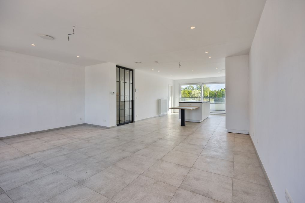 Ruim triplexappartement met terras in Zonhoven