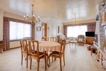 Te renoveren halfopen bebouwing met garage in Kruibeke 