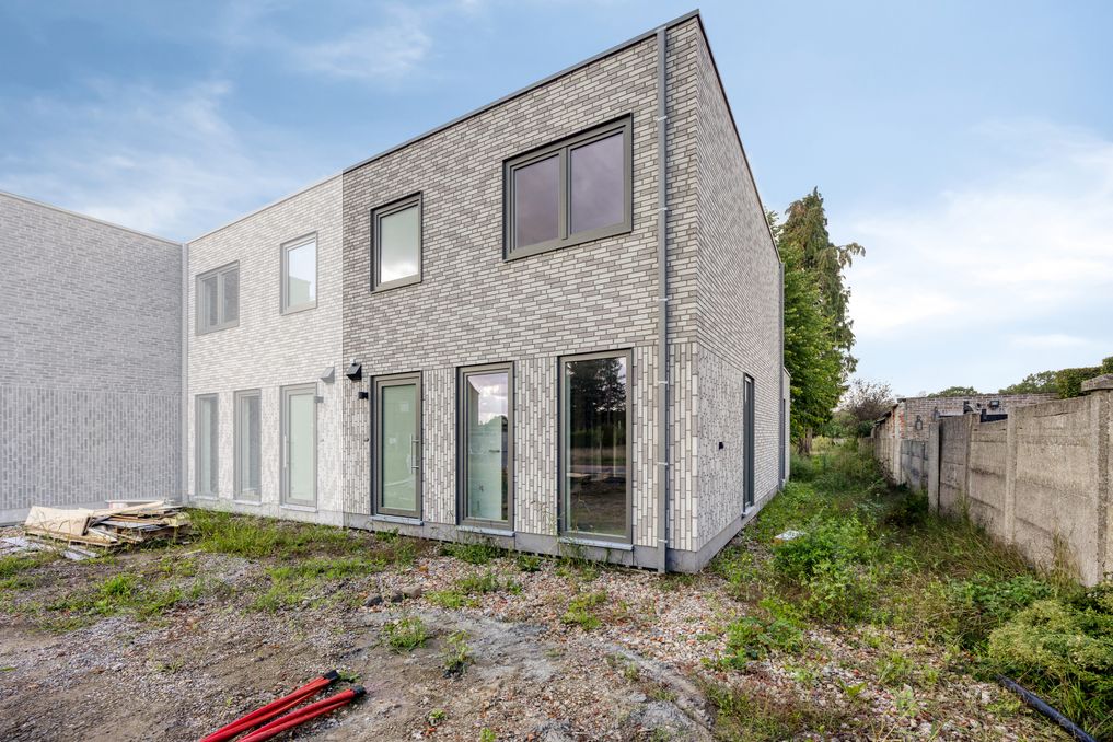 Recente halfopen woning met 3 slaapkamers in Leopoldsburg