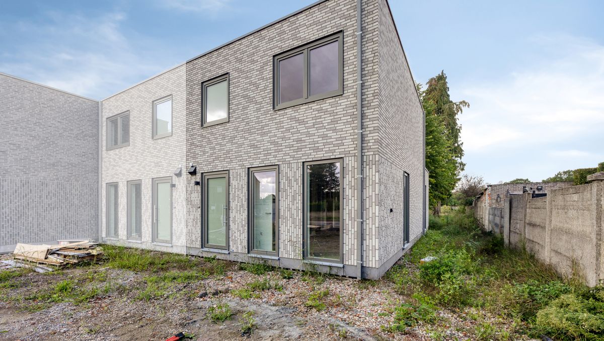 Recente halfopen woning met 3 slaapkamers in Leopoldsburg