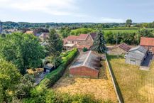Huis met 5 slaapkamers en loods te koop in Sint-Truiden