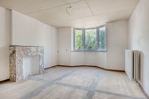 Huis met 5 slaapkamers en loods te koop in Sint-Truiden