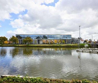 Kantoorruimte (327 m² tot 500 m²) met topvisibiliteit