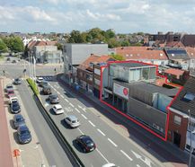 Bureau avec loft et parking spacieux à vendre à Roeselare