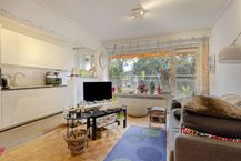 Lichtrijk appartement met ruim terras te koop in Berchem