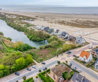 Ruim huis met 4 slaapkamers te koop in Zeebrugge strandwijk
