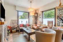 Ruime en lichtrijke bungalow te koop aan de stadsrand van Brugge