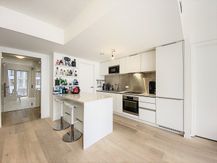 Brussel:1 slaapkamer appartement met terras + parking.