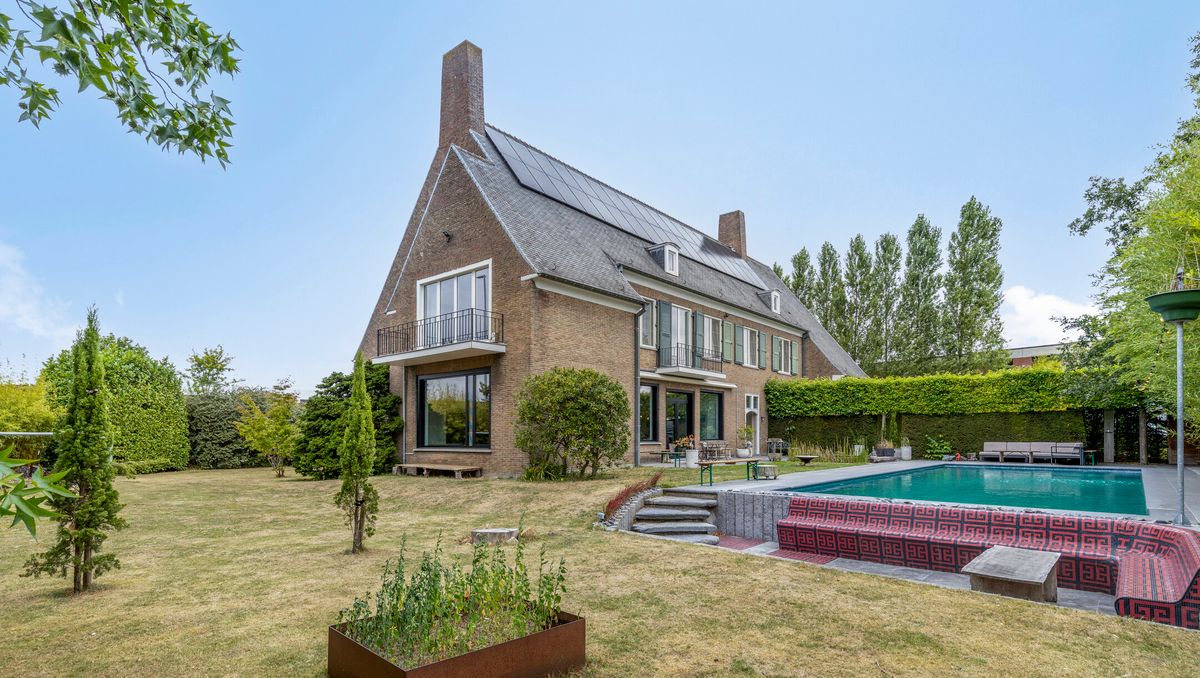 Architectenwoning van Arthur Degeyter te koop in Zedelgem
