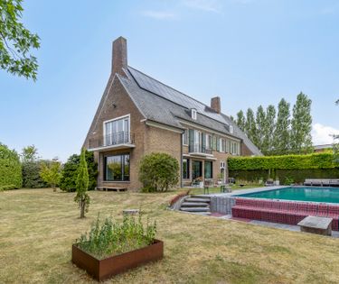 Architectenwoning van Arthur Degeyter te koop in Zedelgem