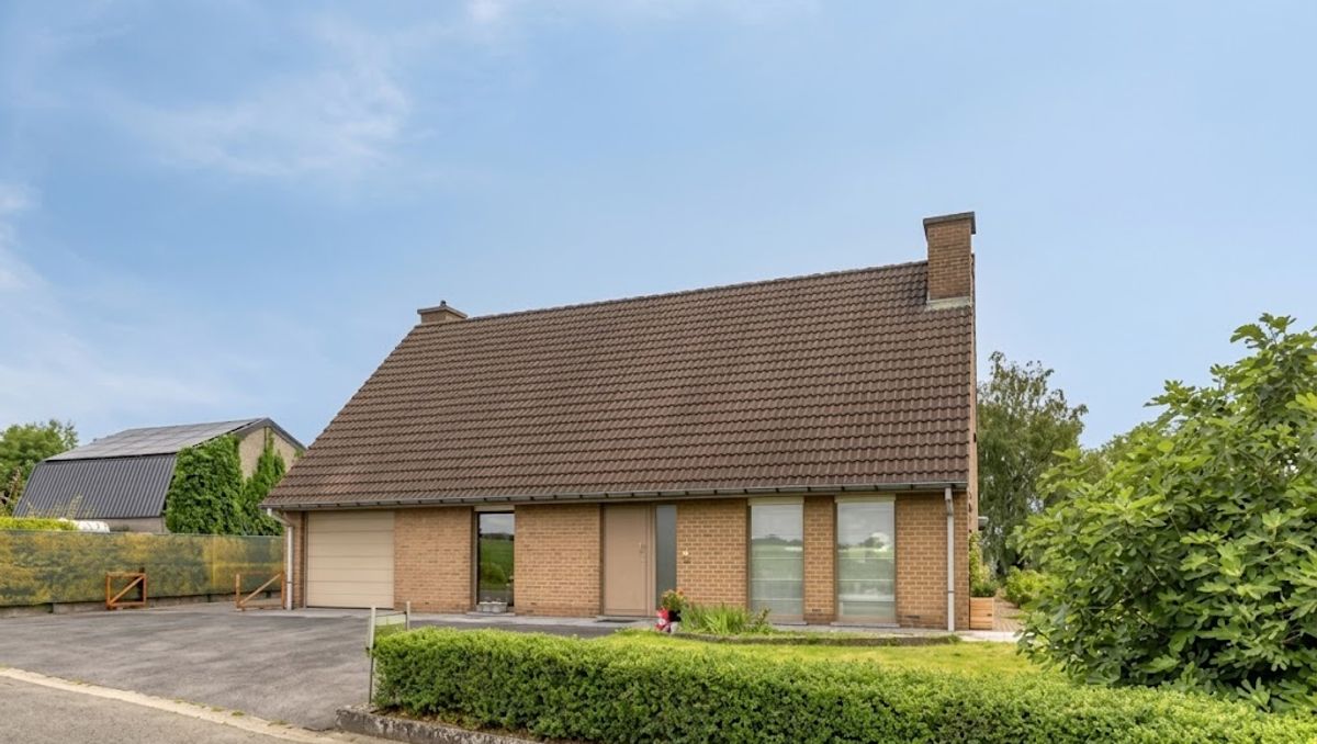 Alleenstaand huis op landelijke ligging te koop in Tiegem