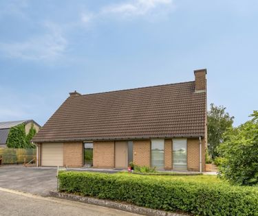 Alleenstaand huis op landelijke ligging te koop in Tiegem