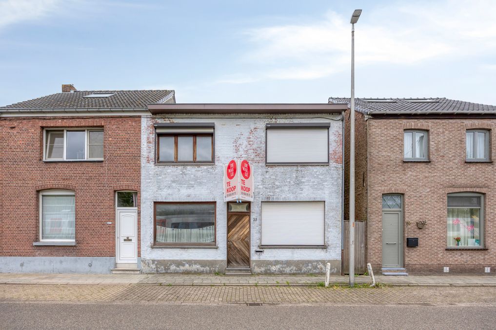 Volledig te renoveren woning te koop in Essen-centrum!