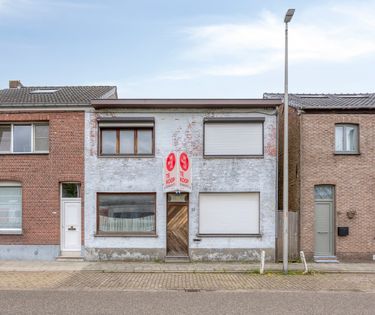 Volledig te renoveren woning te koop in Essen-centrum!