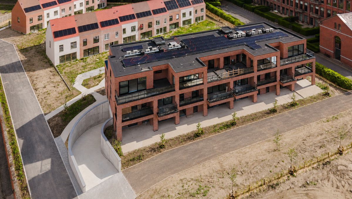 Appartement récemment construit avec terrasse ensoleillée à vendre à Sluis 9, Courtrai