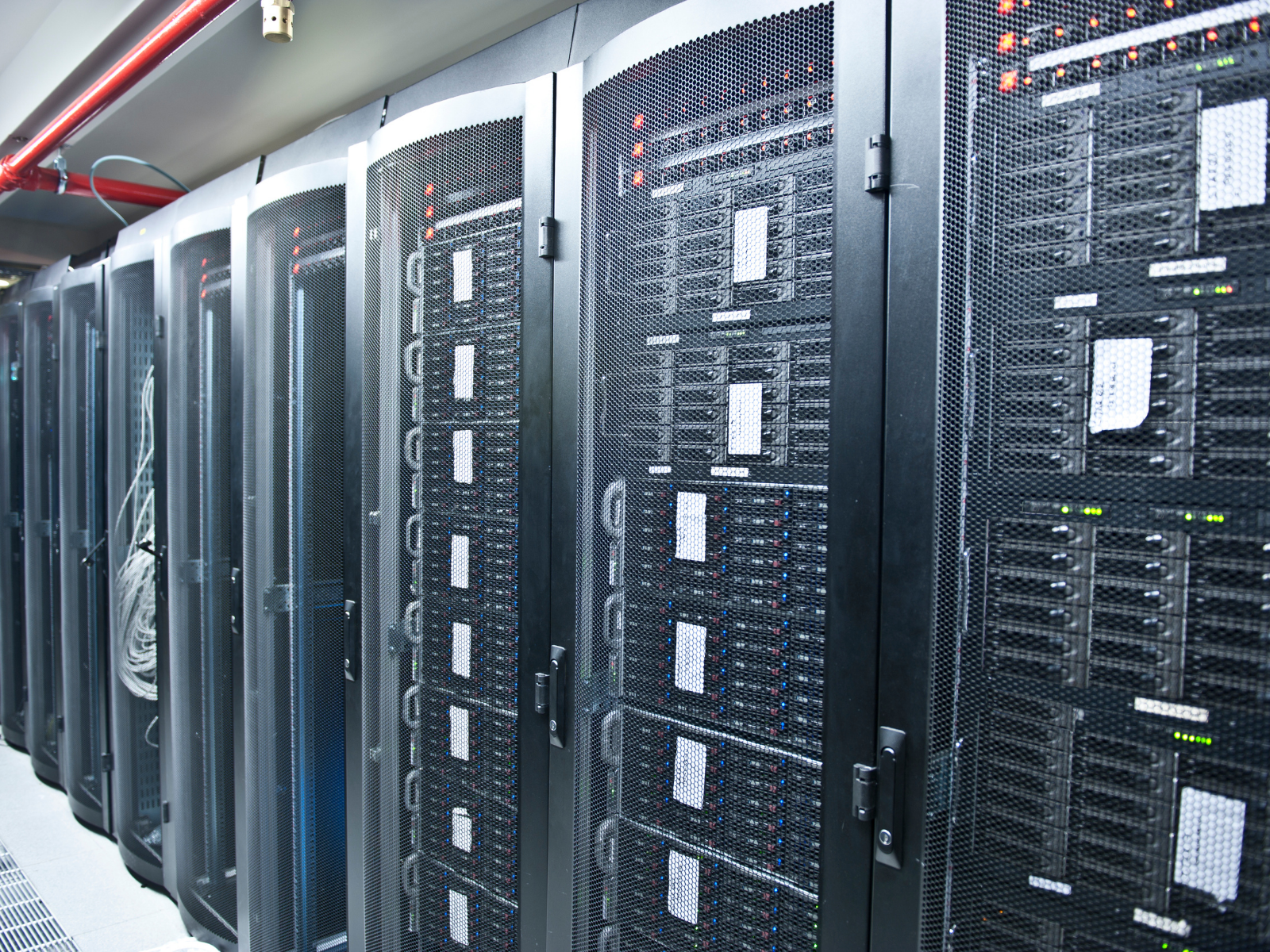 Dewaele business wie investeert in energie wint in vastgoed datacenter